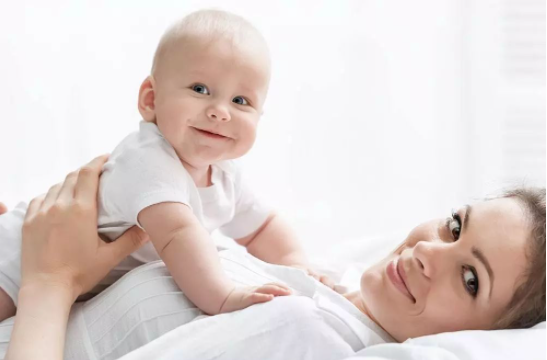 为什么宝宝睡觉时妈妈一走就秒醒？哄宝宝入睡有哪些注意事项？