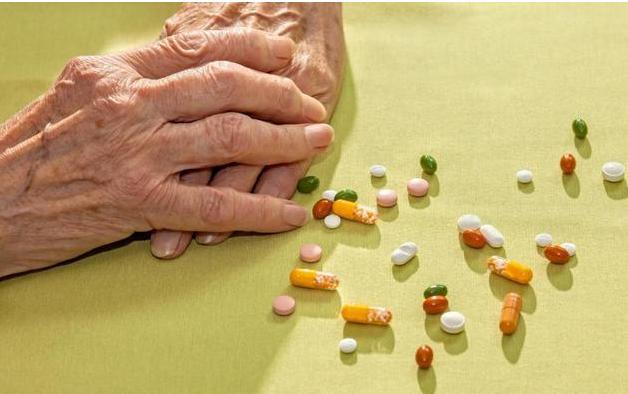 如何科学用药?提醒身边老人不要自己随意用药 如何科学用药?提醒身边老人不要自己随意用药