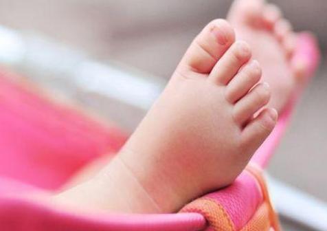 宝宝夏天可以光脚吗?宝宝光脚的好处有哪些?