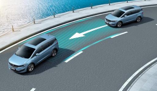 跟车应该学会两秒原则 使用这种技巧能有效避免追尾