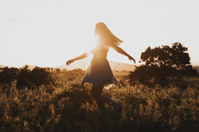 为什么秋冬季节的抑郁高发期？上班族该如何合理调节心态？