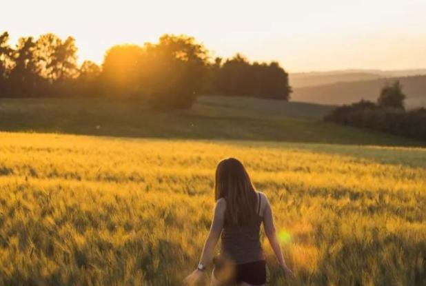 为什么秋冬季节的抑郁高发期？上班族该如何合理调节心态？