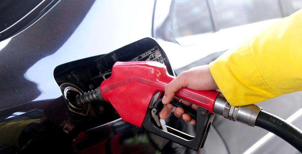 油价“四连涨一搁浅”：油价时隔三个月终于要跌了！加满一箱汽油节省3.82元！