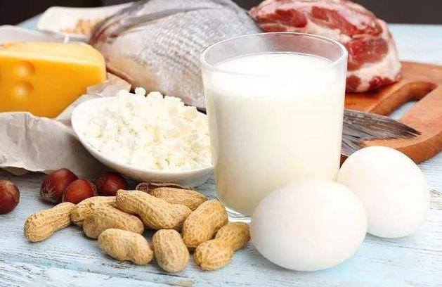 当缺少蛋白质时，在饮食方面应该吃什么可以补充蛋白质？