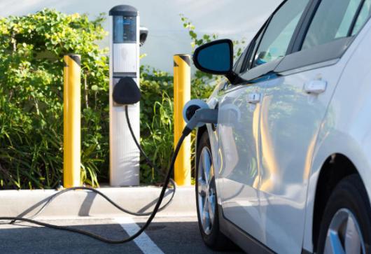 2022年新能源汽车发展趋势 将绿色低碳发展理念贯穿产品全生命周期和全产业链