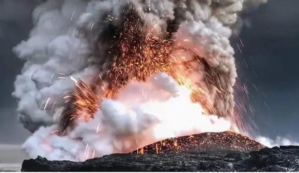 汤加海底火山再次大喷发！汤加火山爆发威力约千颗原子弹
