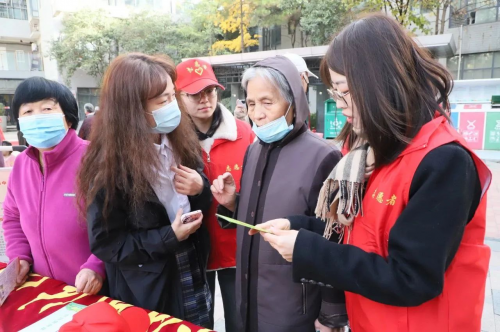 陕建一建集团第七公司志愿者爱心服务进社区温暖人心!