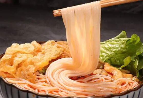 高校食堂卖螺蛳粉禁止堂食 螺蛳粉为什么味道这么大