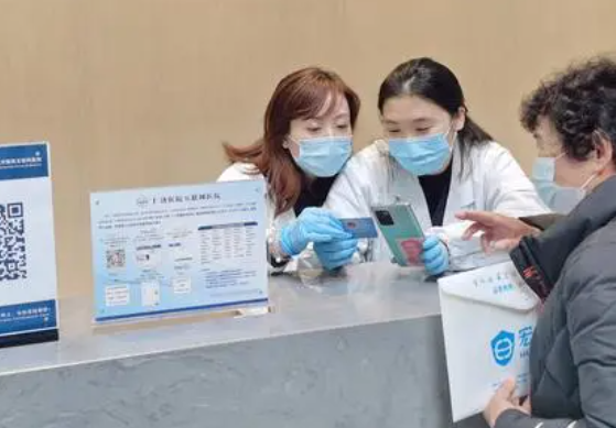 医护:现在是防医疗挤兑关键时刻 感染人数或将迎来一波增长