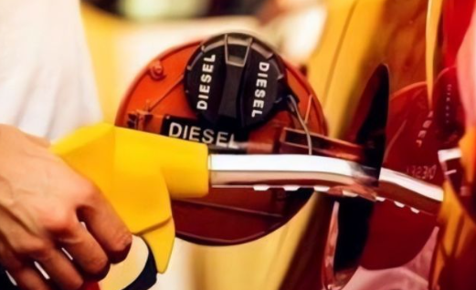 【国内油价将迎2023年首降】一定程度上减少春节假期出行的燃油成本