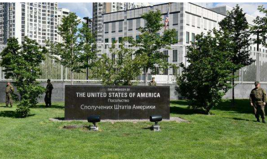 美国务卿宣布关闭美驻乌克兰大使馆 俄乌关系紧张美国务卿宣布关闭美驻乌克兰大使馆