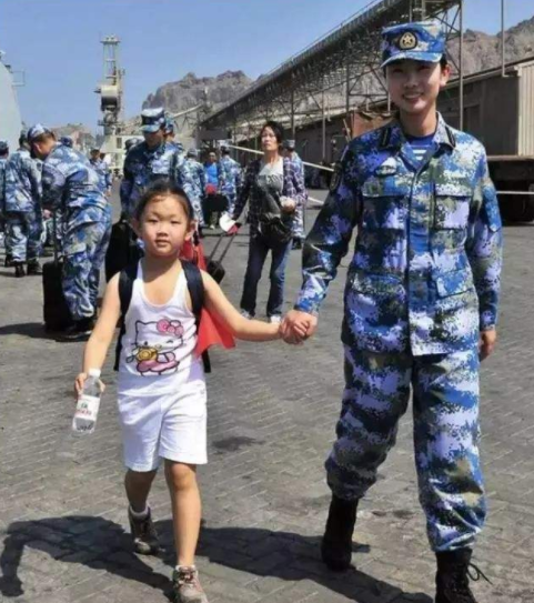 在乌中国公民可乘专列撤往邻国，首批中国公民从乌克兰撤出！