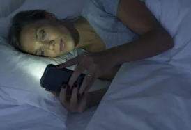 睡前玩手机8分钟兴奋超1小时,如何解决睡前玩手机睡不着?