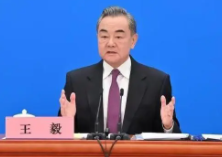 在乌所有中国人已撤出乌危险区域,外交部长王毅:你的背后是祖国!