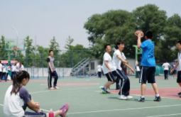 广东:高中←体育不合格者不能毕业,逐步提高中考体育�分值