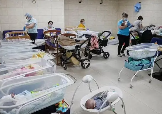 乌克兰地下室积攒大量代孕新生儿，正等待外国父母亲前来认领
