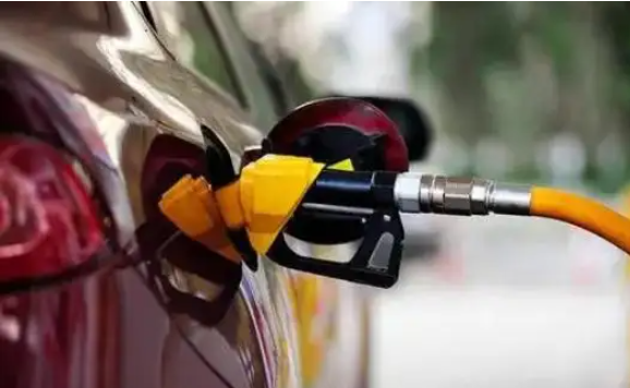 受到国际形势的影响油价飙升 因为油价太贵而换新能源车值吗？