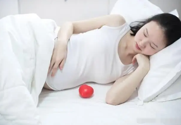 孕妇睡觉一定要左侧睡才健康吗？2022最健康的孕晚期正确睡姿！