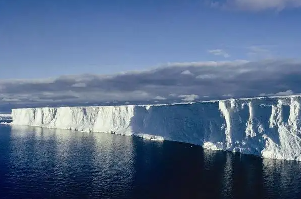 南极一冰架崩解面积堪比洛杉矶，2022年南极气温创历史纪录！