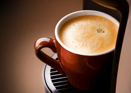喝咖啡会诱发心脏病吗？春季这种咖啡实际上3类女性要少喝