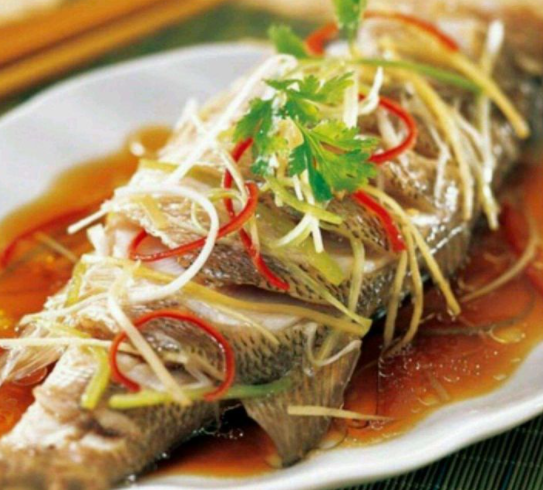 有什么简单易做又大气的美食？你可以试试清蒸鲈鱼！