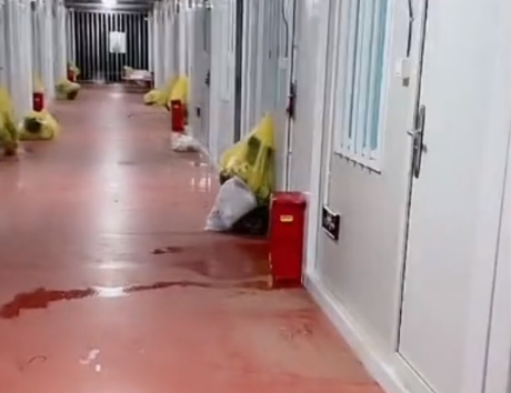 上海方舱医院因大雨严重漏水 多间房屋存在漏水现象