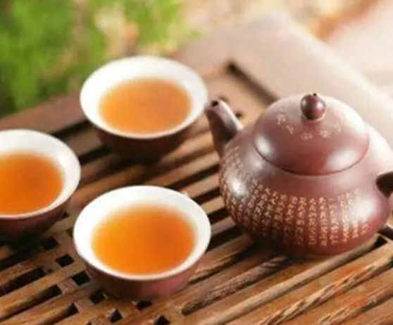 喝茶在不同年龄人心中的地位，多多喝茶对身体有什么好处坏处？
