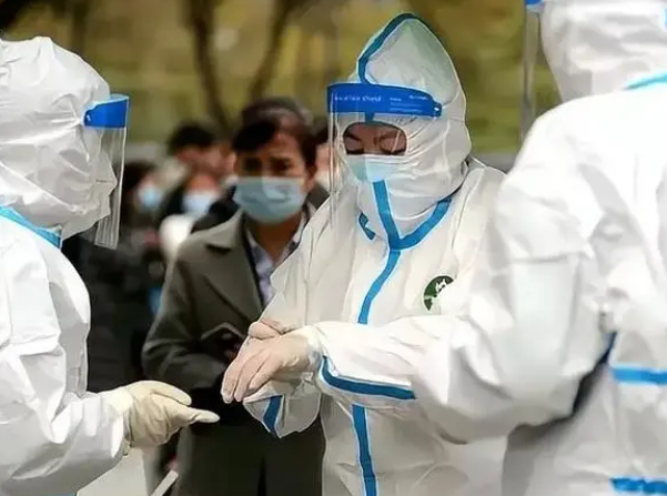 奥密克戎不是“大号流感”！上海首次出现非老年人死亡病例！