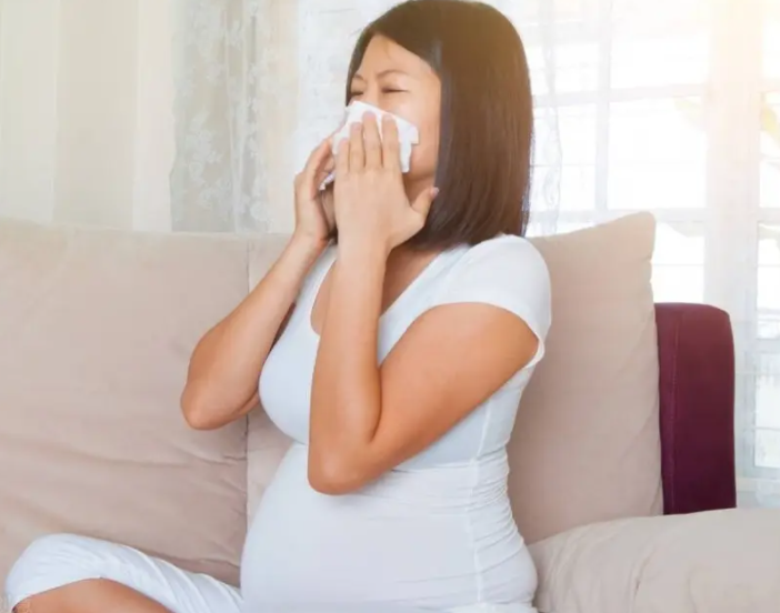 孕早期感冒了孩子还能要吗？2022孕妇感冒头疼吃什么药好得快？