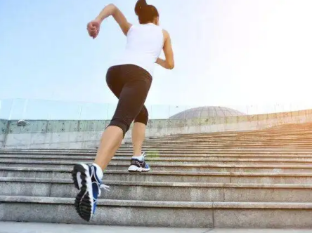 每天什么时候跑步减肥效果最好?2022最新3个要点提升跑步减肥效率!