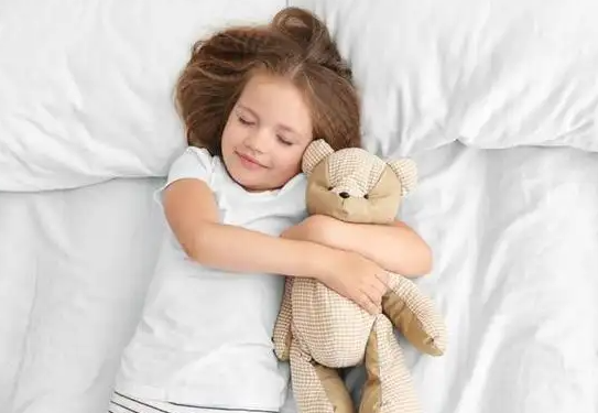 分房睡太晚会给孩子留下心理阴影?这个信号才是孩子分房睡的关键!