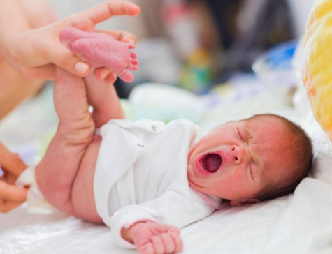 宝宝喜欢夜间啼哭是生病了吗？如何预防宝宝晚上哭闹？
