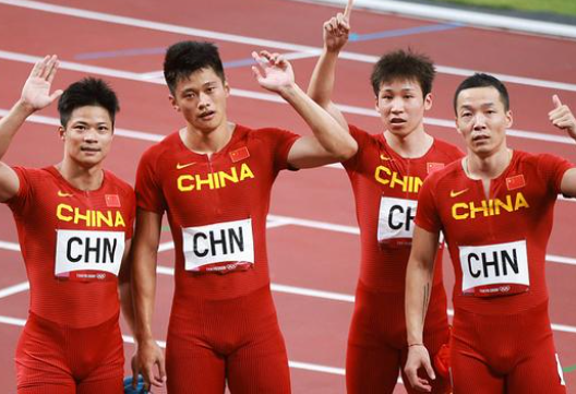 中国队正式递补东京奥运接力铜牌 公正公平中国队正式递补东京奥运接力铜牌
