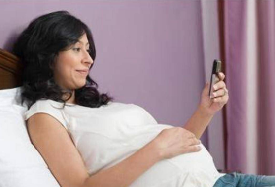 孕期熬夜玩手机胎儿有什么变化?胎宝可能有这3个变化不妨看看