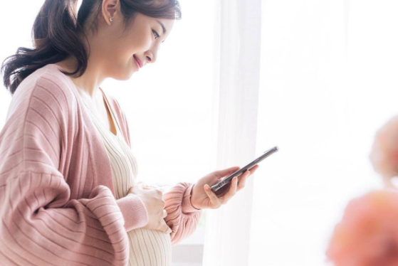 孕期熬夜玩手机胎儿有什么变化?胎宝可能有这3个变化不妨看看