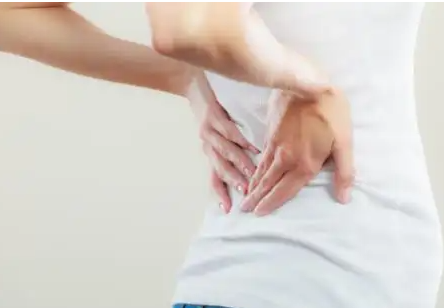 腰背是酸痛无力可以怎样缓解？哪些坐姿习惯会对颈椎造成影响？