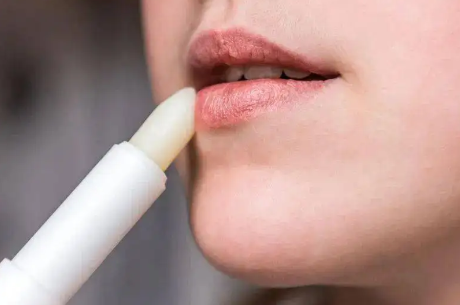 唇膏有毒吗,对身体有伤害吗？如何挑选合适的唇膏？