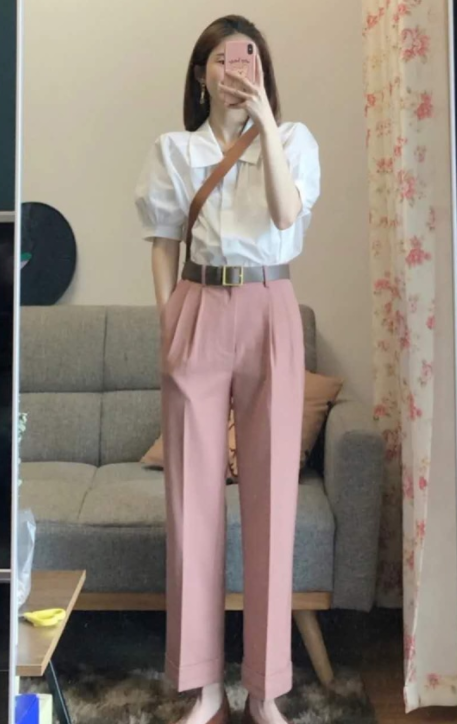 粉色裤子配什么颜色的上衣好看？温柔气质的粉色裤子该如何搭配？
