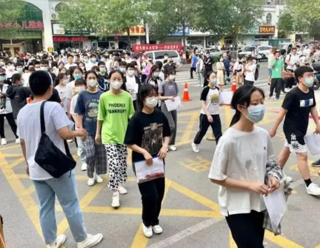2022年全国高考首日 多部门为千万考生保驾护航!