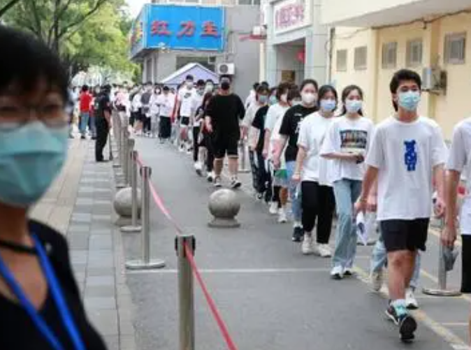 北京中考将如期举行,考试期间考点组织两次核酸检测