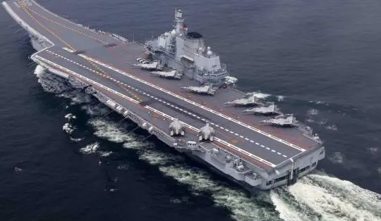热烈祝贺！中国第三艘航母下水 命名福建舰，每个国家制作的航母都有什么作用？