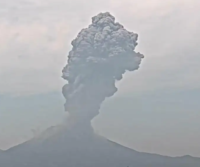 日本樱岛火山喷发 烟柱高达1500米，日本火山爆发会造成哪些影响？