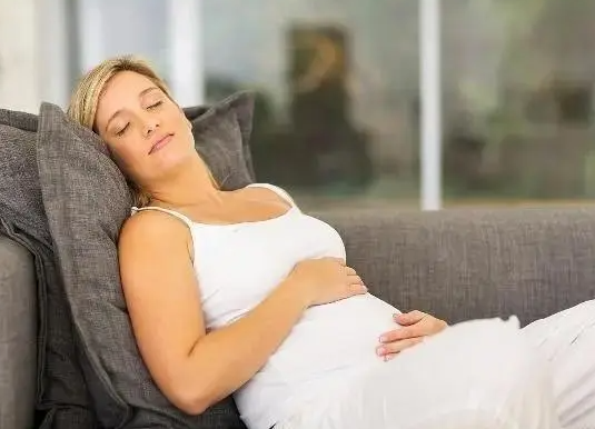 孕晚期总感觉胸闷怎么回事?(孕晚期胸闷这4个方法可缓解!)