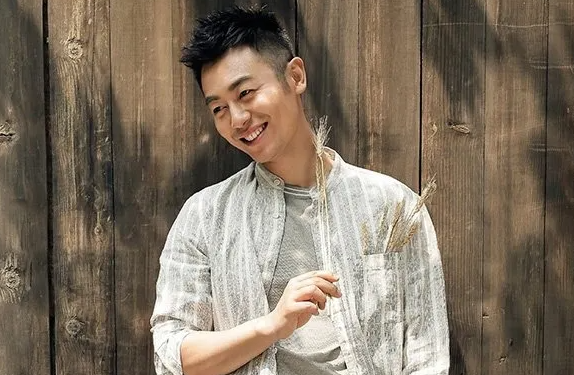 “行走的荷尔蒙”的他，为爱娶了陈思诚的前女友