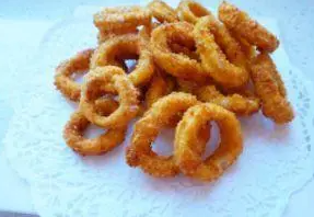 鱿鱼圈怎么炸好吃(鱿鱼圈做法简单味道鲜美)