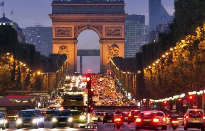 法国留学可以去哪些地方打卡参观？（法国留学旅游美景指南）