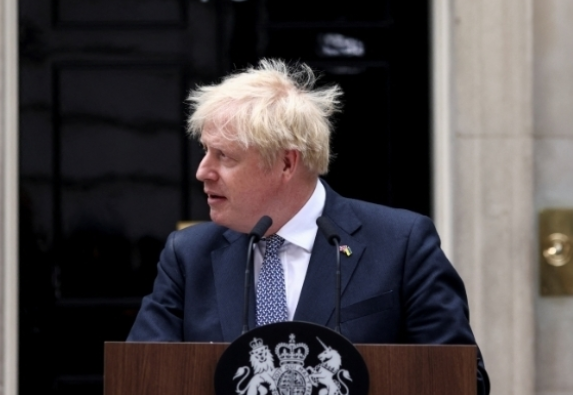 英国首相约翰逊发表辞职声明 保守党要换领导人英国首相约翰逊发表辞职声明