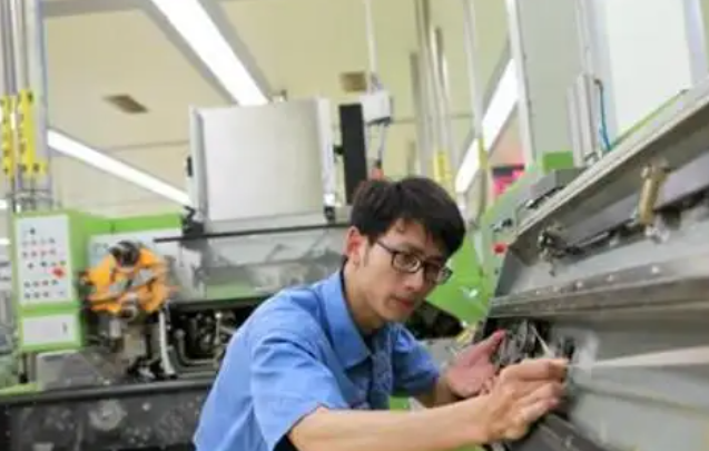 清华毕业生进入卷烟厂工作(当今的就业形势有多严峻?)