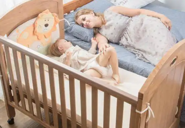 3个月宝宝睡床安全吗(3个月宝宝睡床要注意啥)