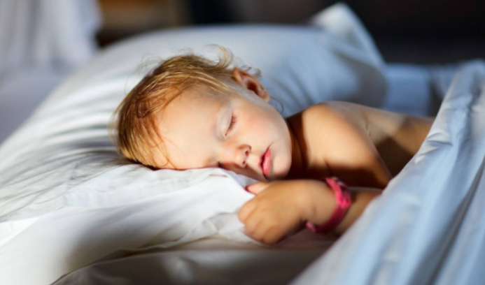 宝宝几个月能自己入睡?怎样培养宝宝良好的睡眠习惯?